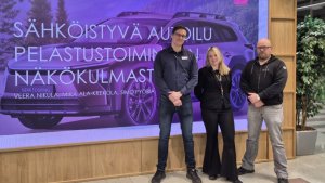 Kouvolan alueen sopimuspalokuntalaisia kävi meillä eilen tutustumassa sähköautoihin, latauslaitteisiin ja niiden tekniikkaan 🙂 I...